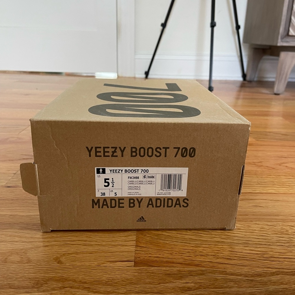Yeezy Boost Men Size 5.5 Carbon Blue Like NEW - Picture 8 of 9